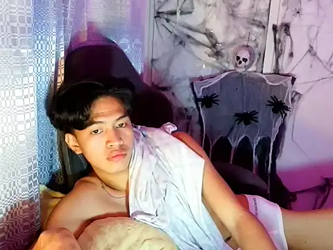 creme_boyy Show Webcam