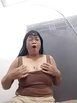 Yumi_xix 在線直播表演
