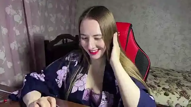 MeganHollyss Chat XXX live