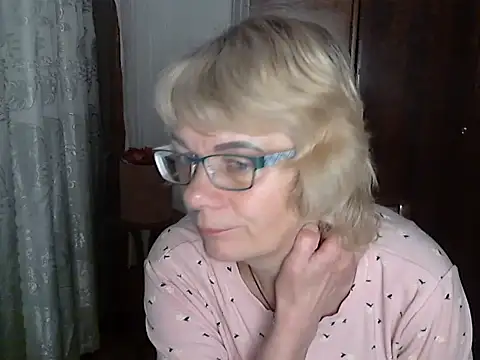 Mia_Olivia25 Show in webcam
