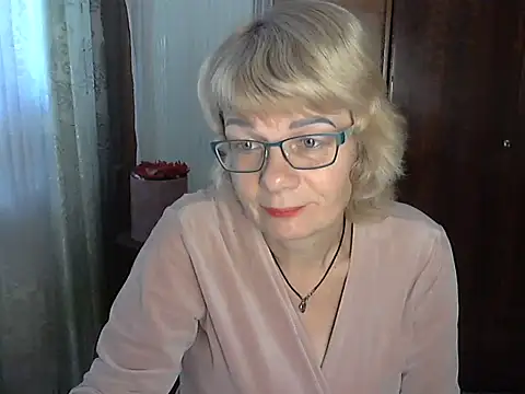 Show de Mia_Olivia25 na webcam