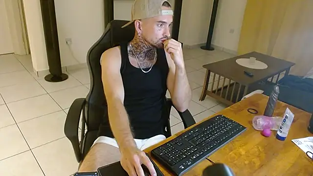 adriano_phox Webcamshow