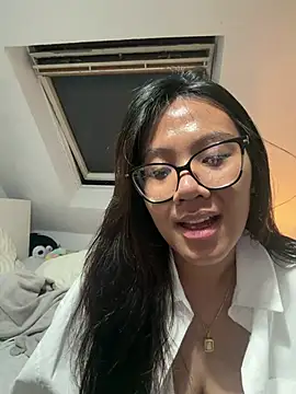 mia_teacup's Live XXX Chat