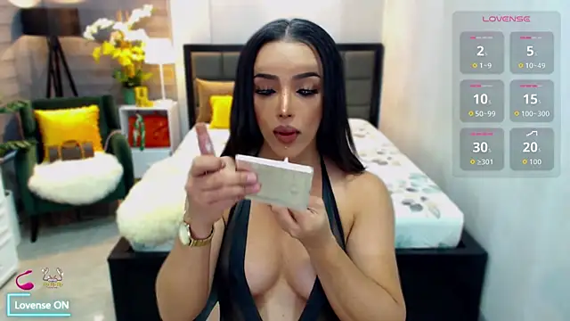 ThaliaSexGoddes webcam show