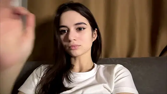 Barbie_ee Chat XXX in diretta