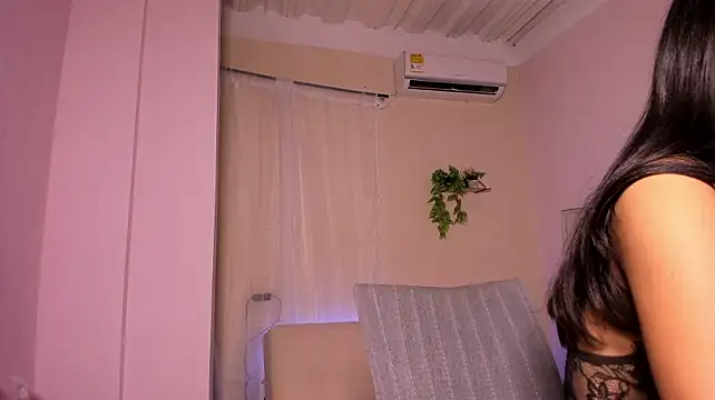 SkinnyfuckedVR Show in webcam