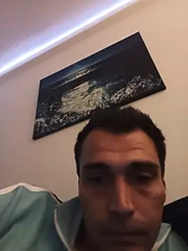 dolcenick: διαδικτυακό σόου στην κάμερα