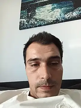 dolcenick: διαδικτυακό σόου στην κάμερα