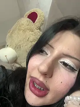 RogersLina élő XXX-chatje