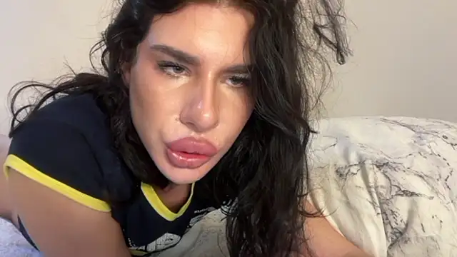 Show modela KarolineFoxy na web-kameri