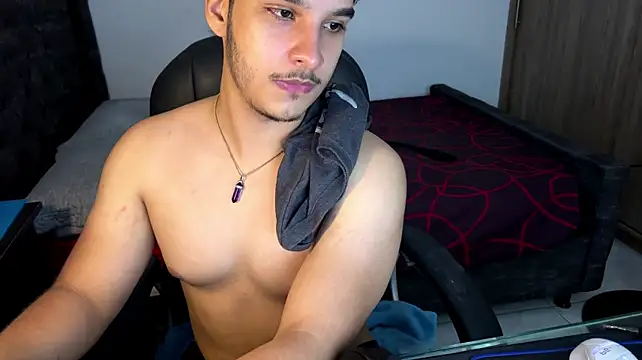 Show modela ValentinoCruz1 na web-kameri