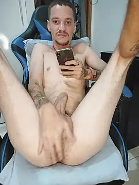 Show modela Felipe225132 na web-kameri