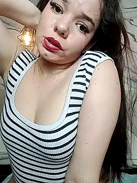 lenawinsdor_ Adlı Modelin Web Kamerası Şovu