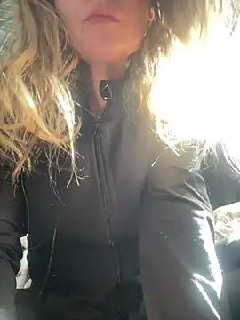 beesknees420 – webcam-show