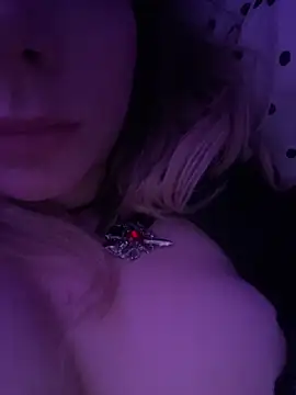 beesknees420 Webcam show