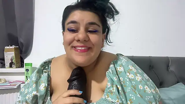 YourCurvyFantasy Webcam-Show