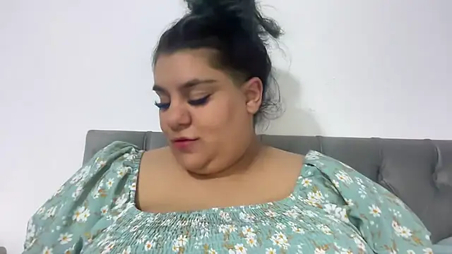 YourCurvyFantasy Webcam-Show