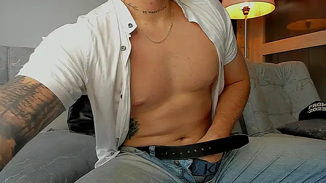 Show modela Kael_Overlord na web-kameri