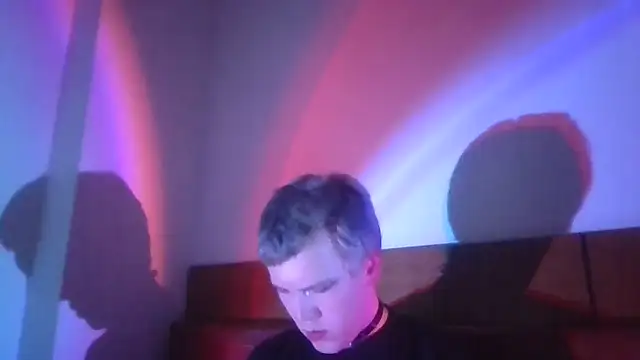 cute_tosha webkamerás műsora