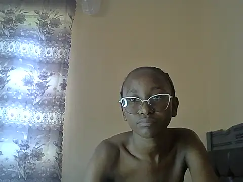 Goldenpixie Show Webcam