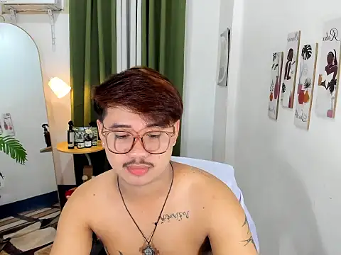 GabinJuicyHugeCock 网络视讯表演