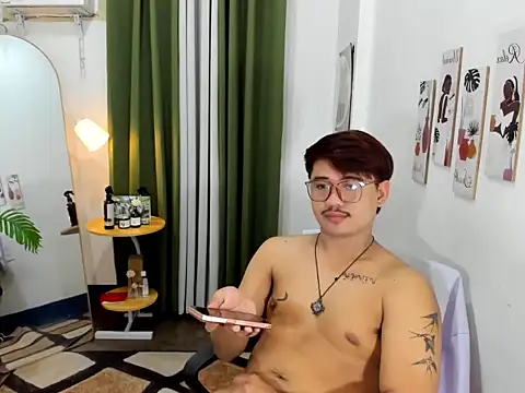 GabinJuicyHugeCock webcam show