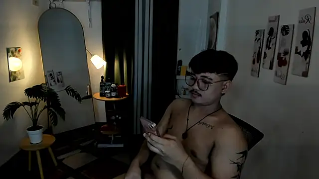 GabinJuicyHugeCock 网络视讯表演