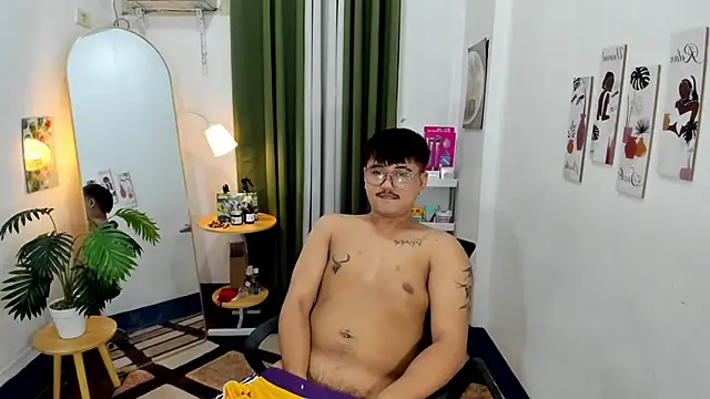 GabinJuicyHugeCock 网络视讯表演