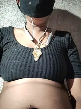 Hott_arushi25's Webcam Show