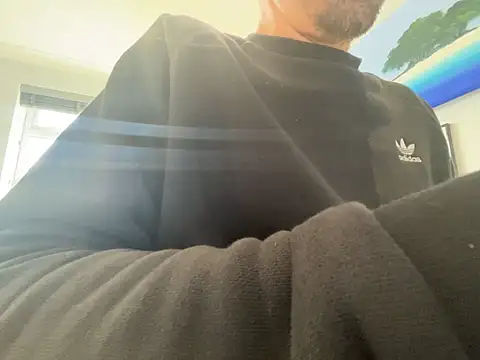 הופעת וובקאם של Luckyenglishmanx