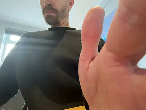 Luckyenglishmanx Webcam Show