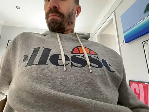 Luckyenglishmanx webcam show