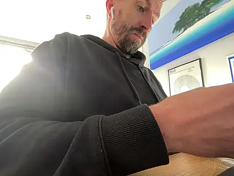 Luckyenglishmanx's Webcam Show