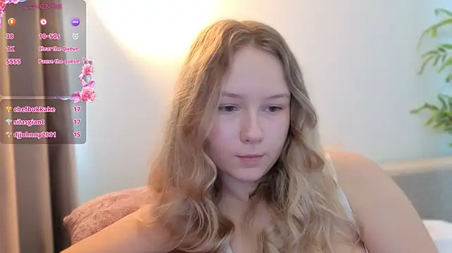 queenneee's Webcam Show