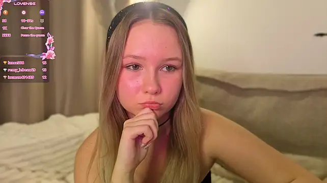 queenneee Live XXX-chat