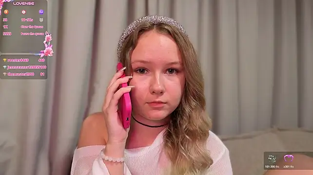 queenneee: онлайн-секс-чат