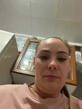 Emmik24 – Live XXX-chat