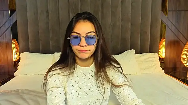 BelllaMiller's Webcam Show