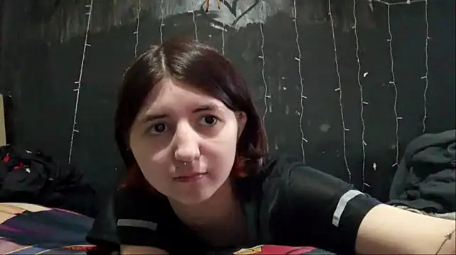 Pertunjukan Kamera Web JenniferTeissedre
