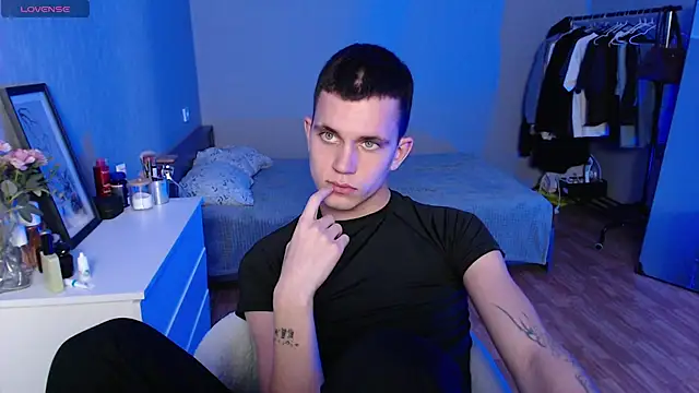 _m0neyken_ Webcam show