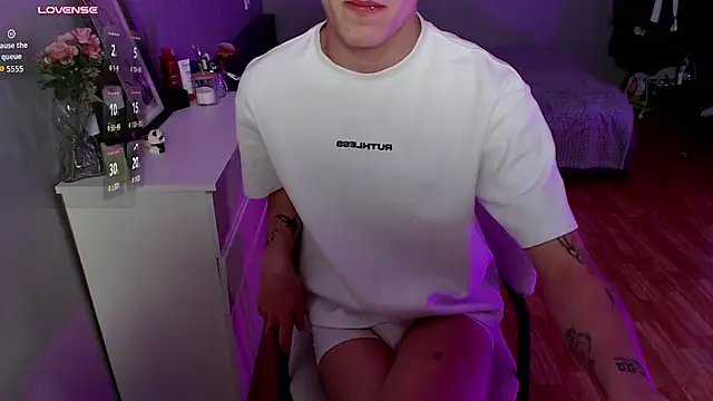_m0neyken_ webcam show