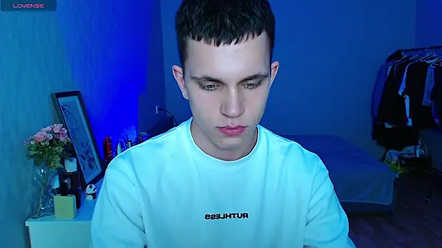 _m0neyken_n Webbikameraesitys