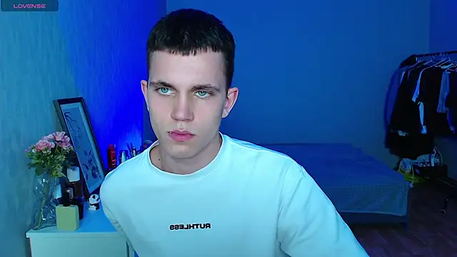 _m0neyken_ – webcam-show