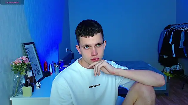 _m0neyken_ Webcam Show