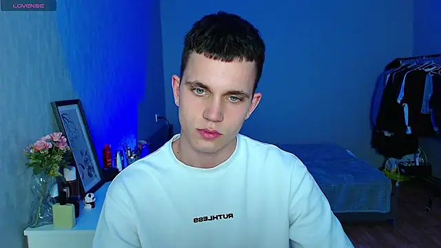 _m0neyken_n Webbikameraesitys