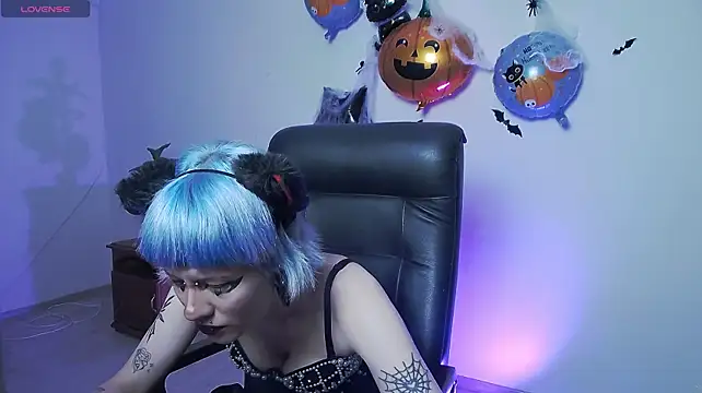 RoxyCatLove élő XXX-chatje