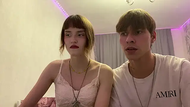 RomanticDuet_ Show in webcam