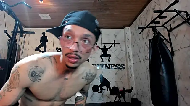Show modela dan_damon na web-kameri