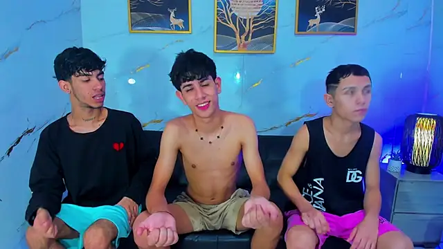 Boys_twink_hot69: διαδικτυακό σόου στην κάμερα