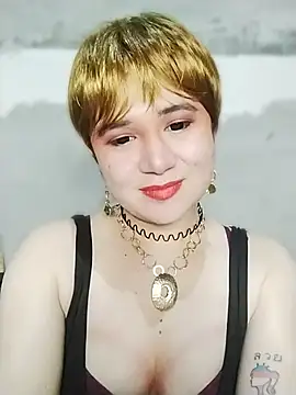 superhotshemale 网络视讯表演